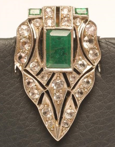 AN ART DECO DRESS CLIP Image