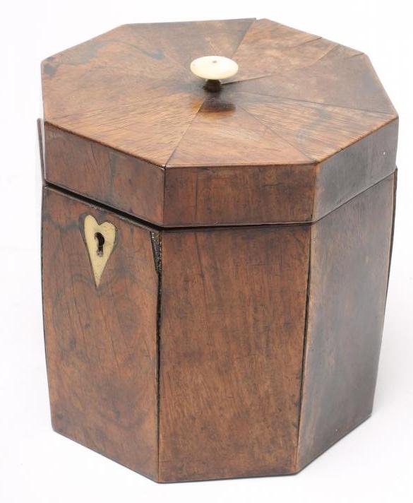 A GEORGIAN MAHOGANY AND ROSEWOOD TEA CADDY Image