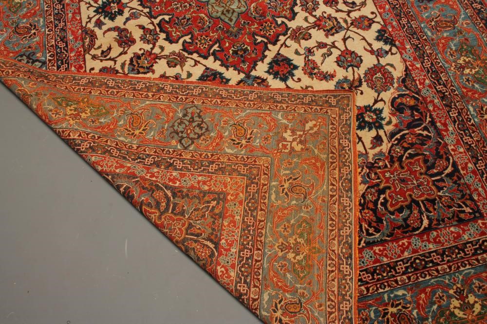 AN ISFAHAN RUG Image