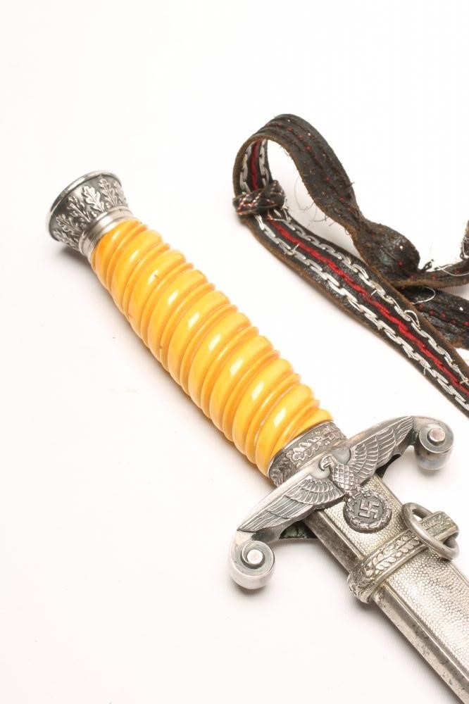 A GERMAN THIRD REICH ARMY OFFICER'S DAGGER Image