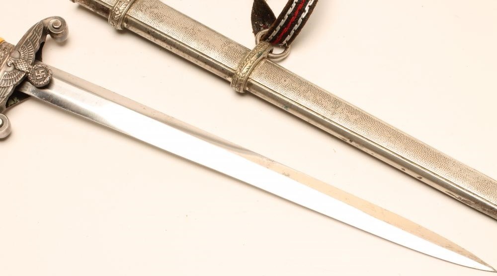 A GERMAN THIRD REICH ARMY OFFICER'S DAGGER Image