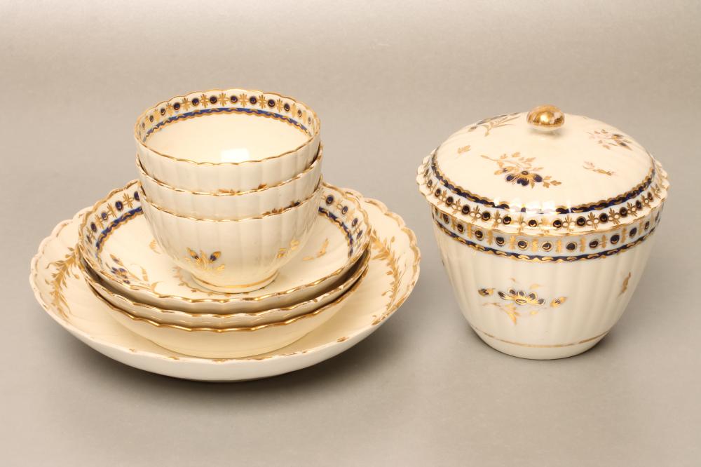 A CAUGHLEY PORCELAIN PART TEA SERVICE Image