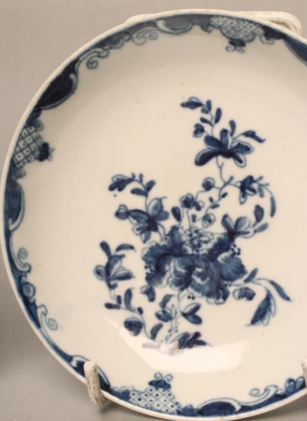 A PAIR OF FIRST PERIOD WORCESTER PORCELAIN SAUCERS Image
