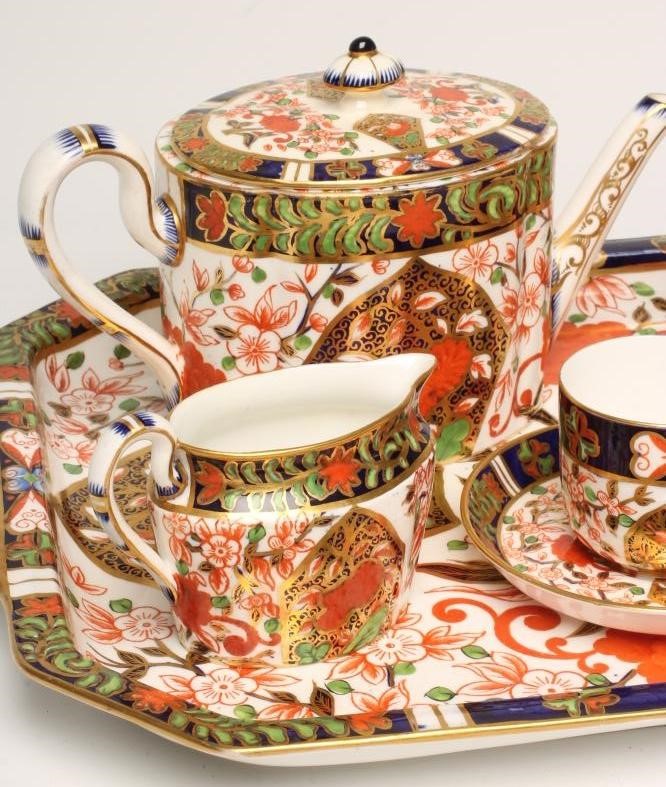 A LATE VICTORIAN DERBY CROWN PORCELAIN TETE-A-TETE Image