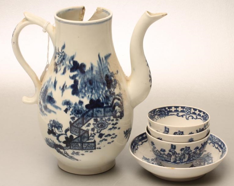 THREE FIRST PERIOD WORCESTER PORCELAIN TEABOWLS Image