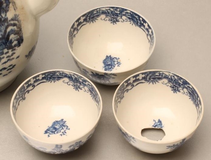 THREE FIRST PERIOD WORCESTER PORCELAIN TEABOWLS Image