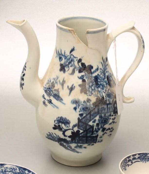 THREE FIRST PERIOD WORCESTER PORCELAIN TEABOWLS Image