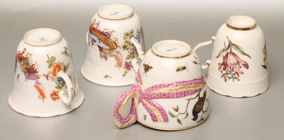 A MEISSEN PORCELAIN COFFEE CUP with Ozier moulded rim and wishbone handle Image