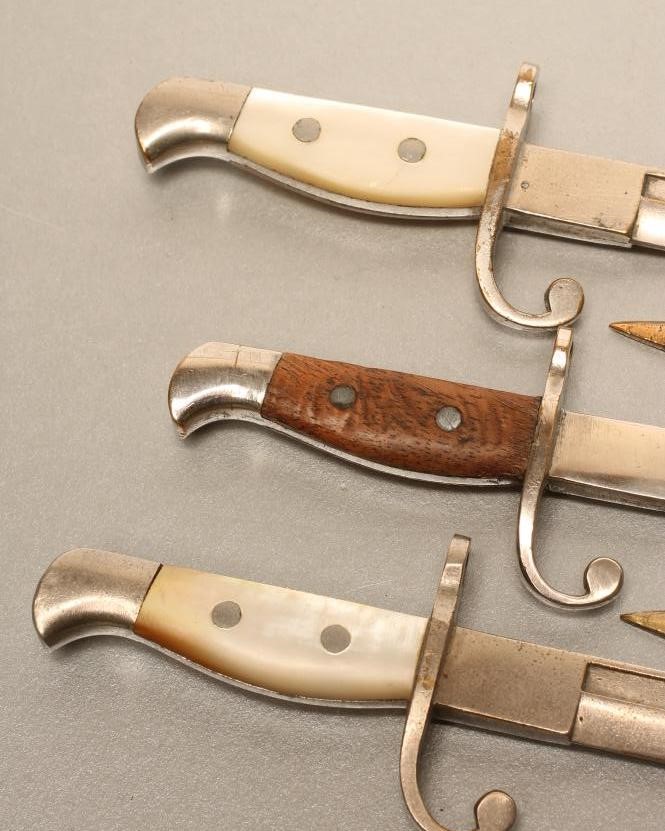 FIVE BELGIAN MEDIUM SIZED LETTER OPENER BAYONETS Image