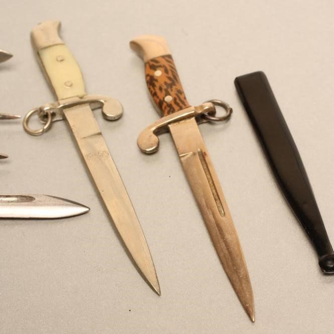 SEVEN SWEETHEART BROOCH BAYONETS Image