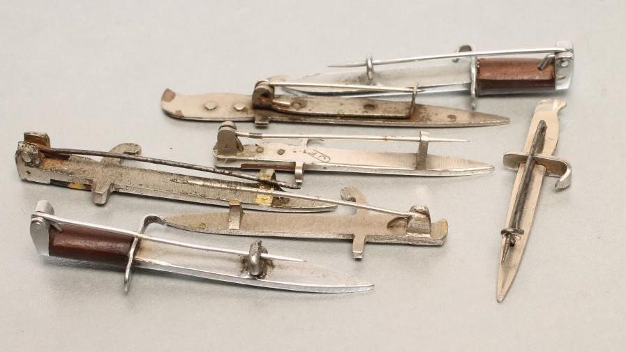 SEVEN BELGIAN SWEETHEART BROOCH BAYONETS Image
