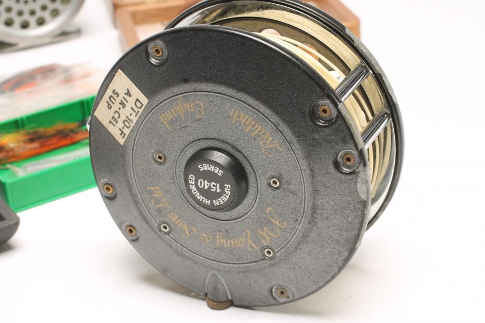 A J W YOUNG & SONS LTD 1540 SERIES SALMON REEL Image