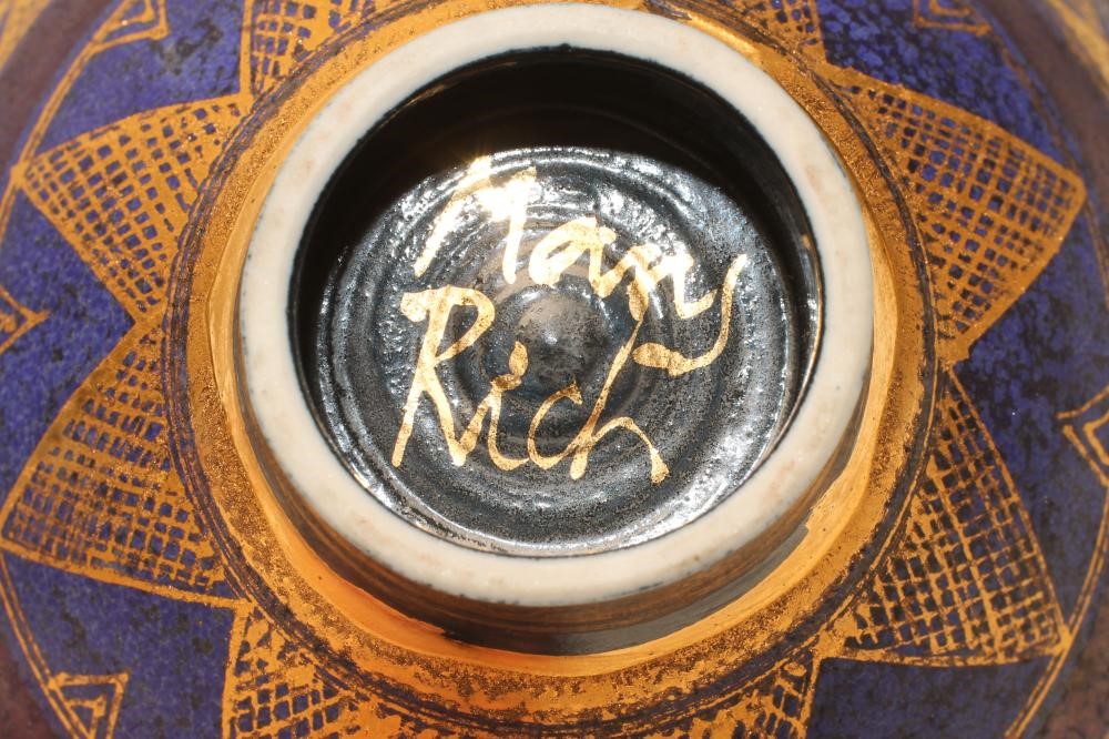 ‡MARY RICH (b.1940) Image