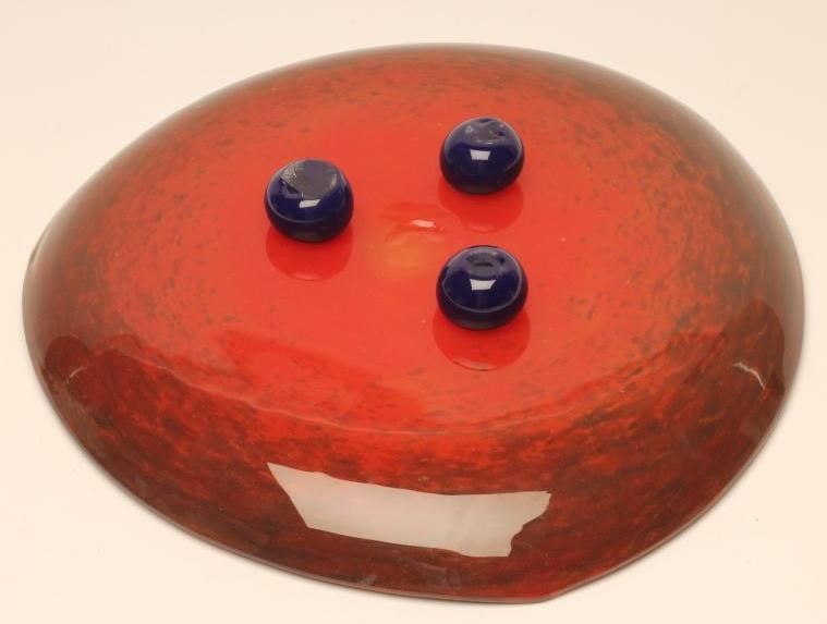 AN ART DECO SCHNEIDER GLASS SHALLOW DISH of rounded triangular form in orange shading to mottled Image