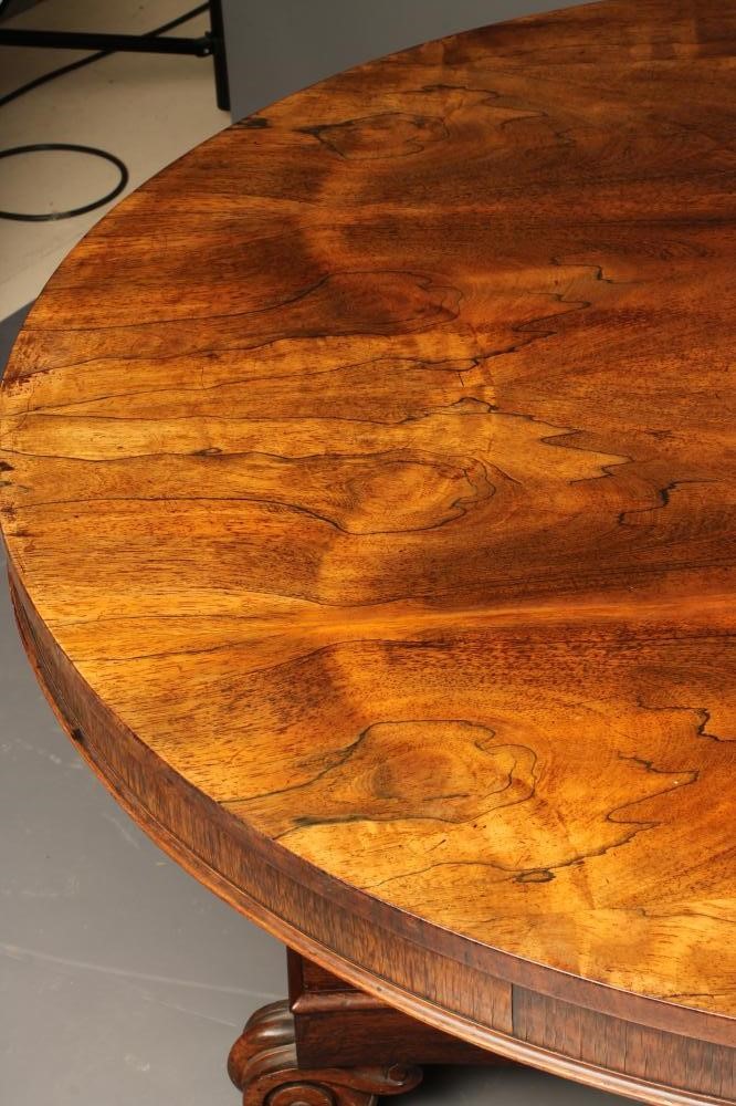 AN EARLY VICTORIAN ROSEWOOD BREAKFAST TABLE Image
