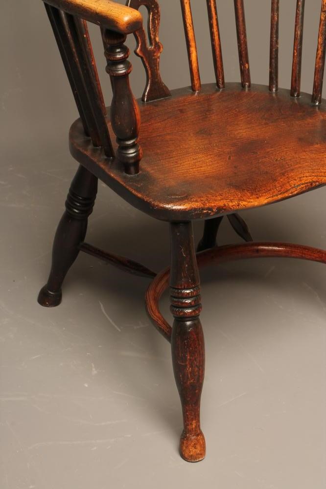 A HOOP BACK WINDSOR ARMCHAIR Image