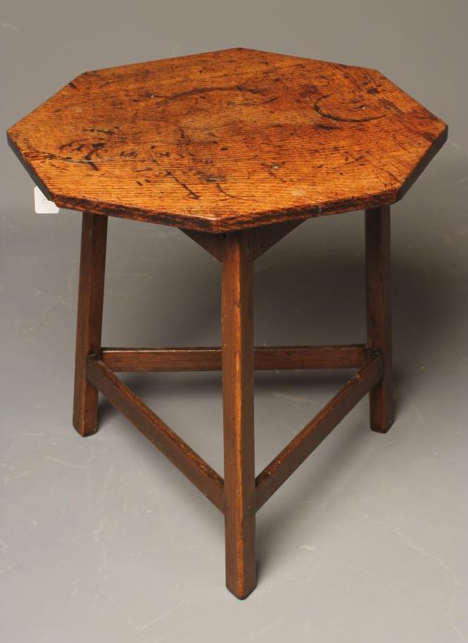 AN OAK AND ELM CRICKET TABLE Image