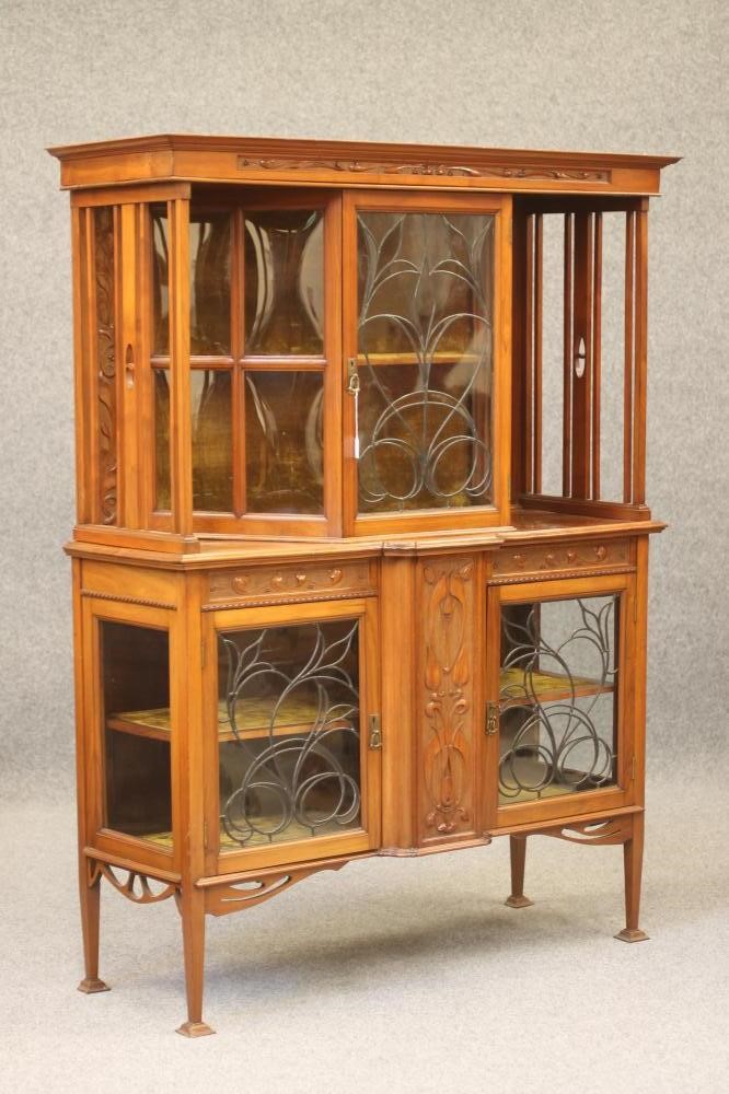 AN ART NOUVEAU MAHOGANY DISPLAY CABINET Image
