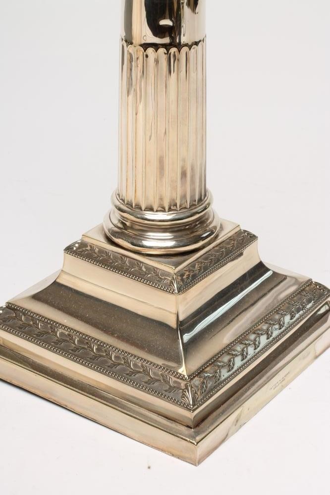 AN EPNS CORINTHIAN COLUMN ELECTRIC TABLE LAMP BASE Image