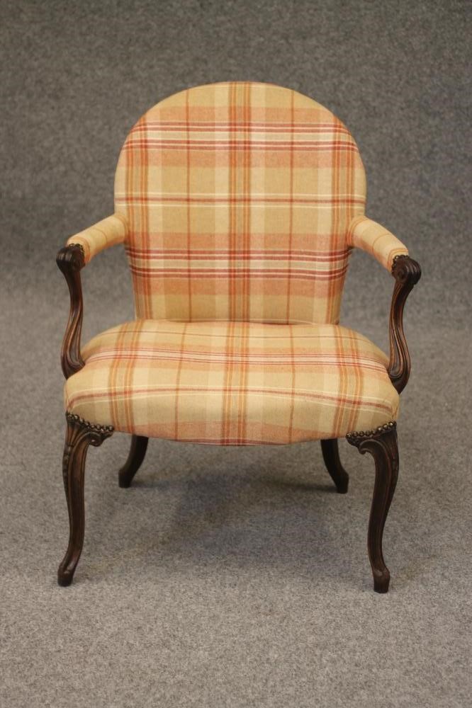 A GEORGIAN FRENCH HEPPLEWHITE MAHOGANY FRAMED ELBOW CHAIR Image