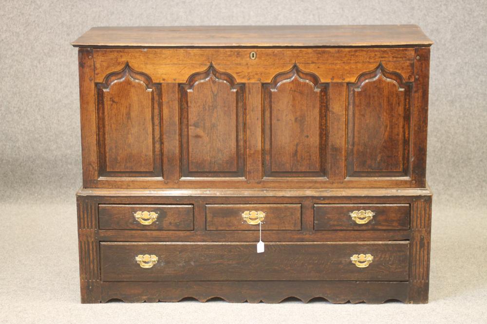 A WELSH OAK COFFER Image