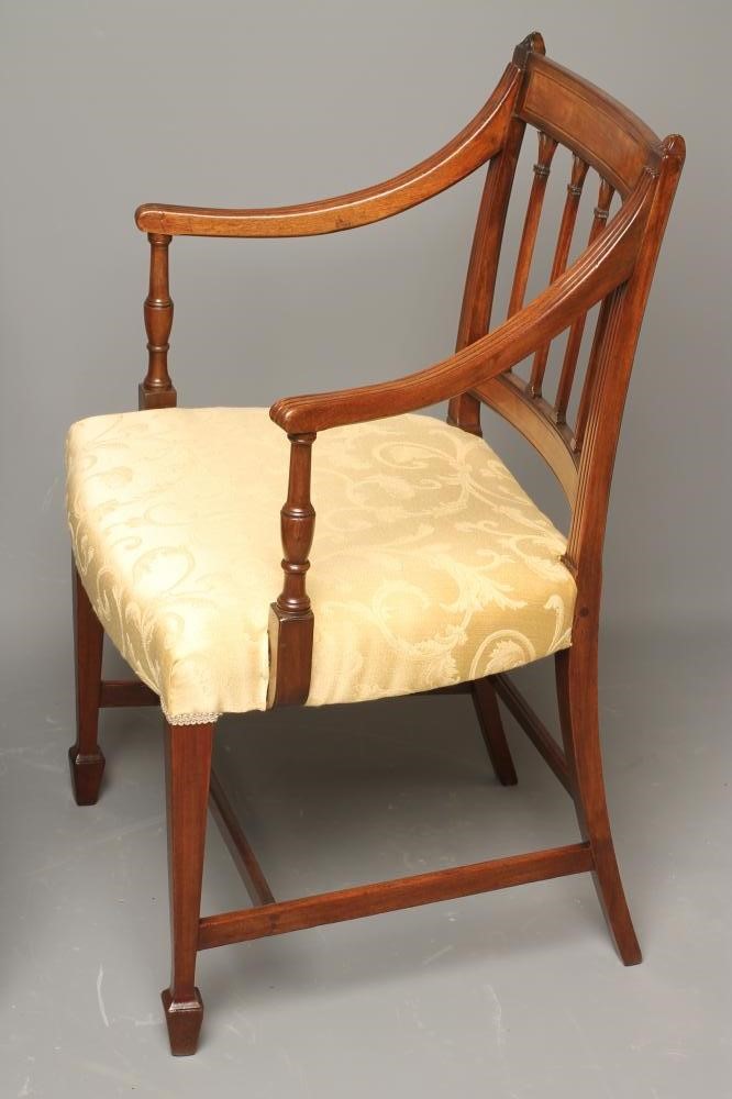 A PAIR OF GEORGIAN MAHOGANY ELBOW CHAIRS Image
