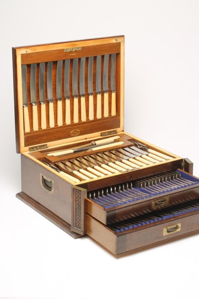 AN ART DECO EPNS TABLE SERVICE Image