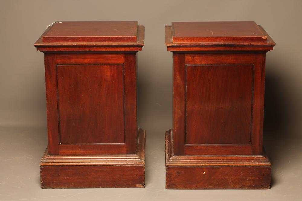 A PAIR OF MAHOGANY PEDESTALS Image