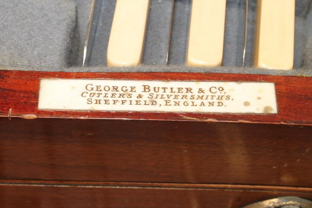 AN EPNS PART TABLE SERVICE in Old English pattern Image