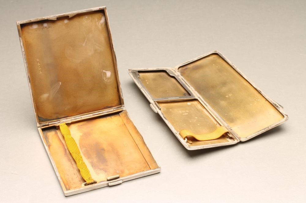 AN ART DECO SILVER CIGARETTE/MATCH BOOK CASE Image