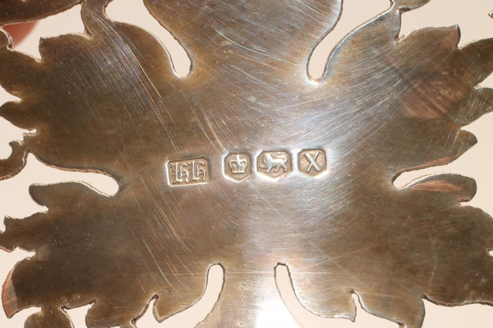 A SILVER FRUIT DISH Image