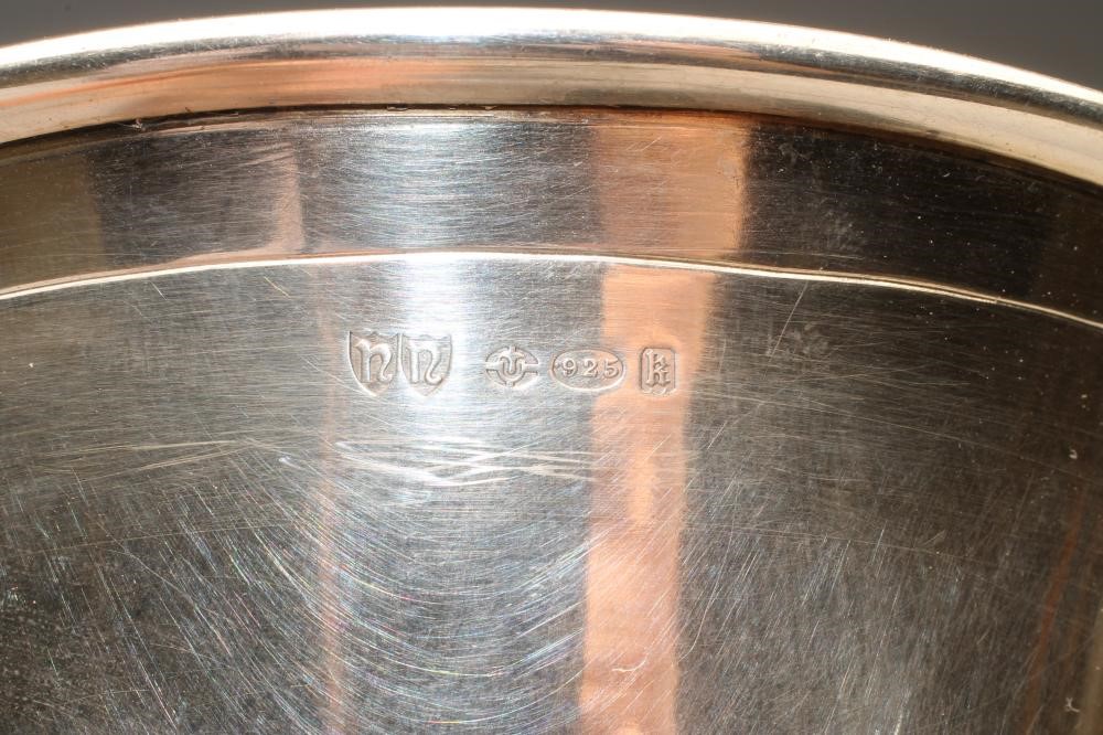 A SILVER STIRRUP CUP Image