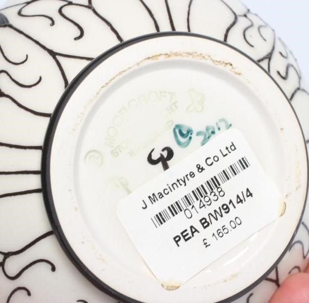 A MOORCROFT POTTERY VASE Image