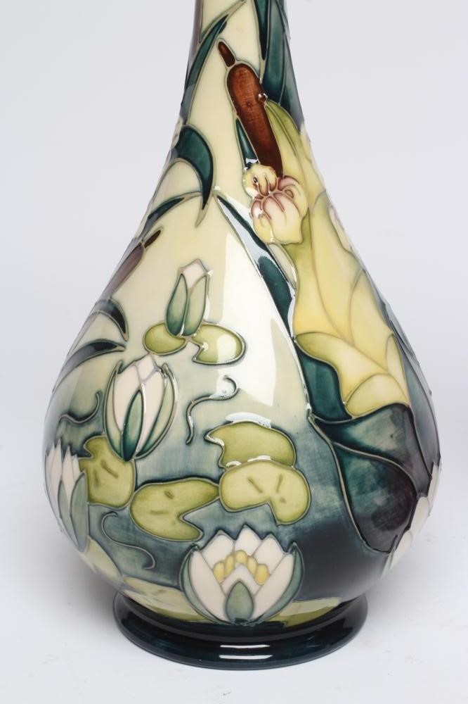 A MOORCROFT POTTERY VASE Image