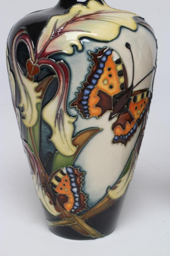 A MOORCROFT POTTERY VASE Image