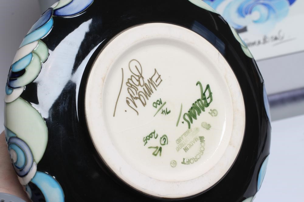 A MOORCROFT POTTERY WADDESDEN VASE Image