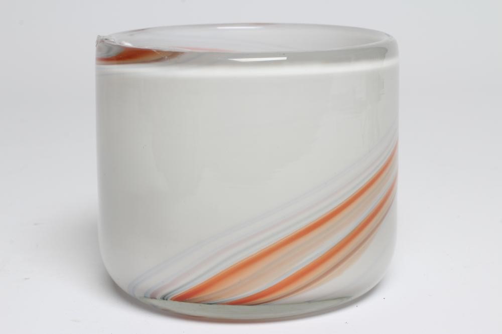 A MALCOLM SUTCLIFFE ART GLASS VASE with etched signature to the base, dated 78, 3 1/2" high, with Image