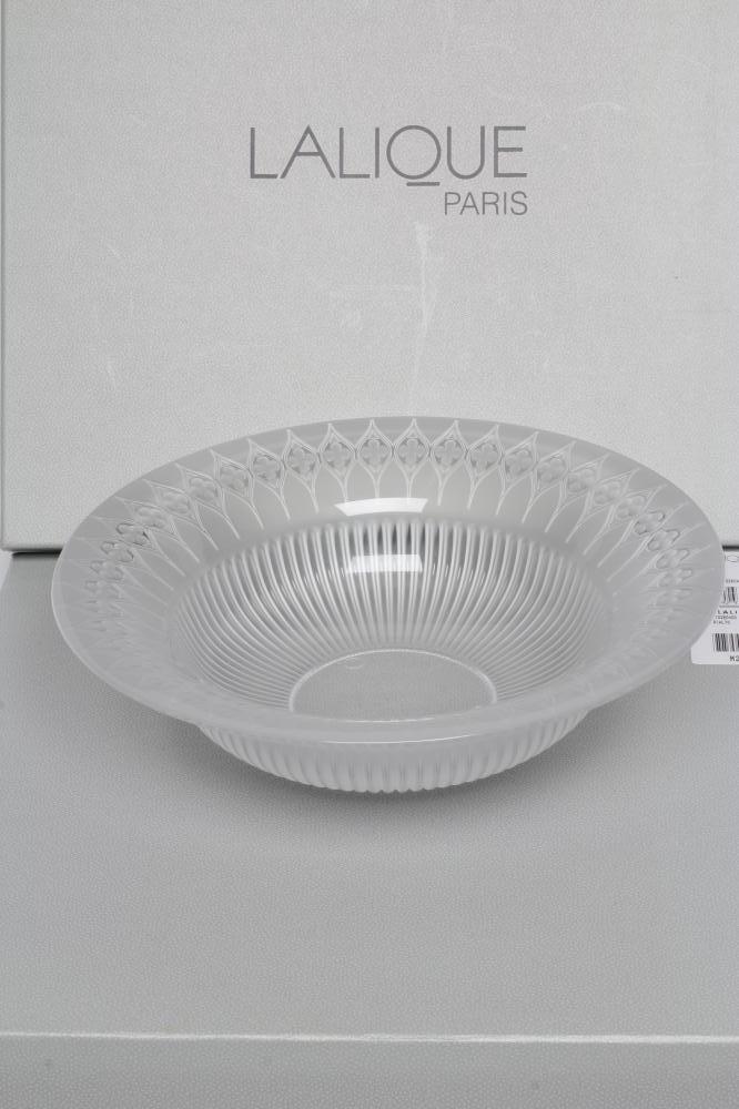A LALIQUE JAFFA FRUIT PATTERN BOWL, etched signature to the base Lalique France M284, 10" diameter Image