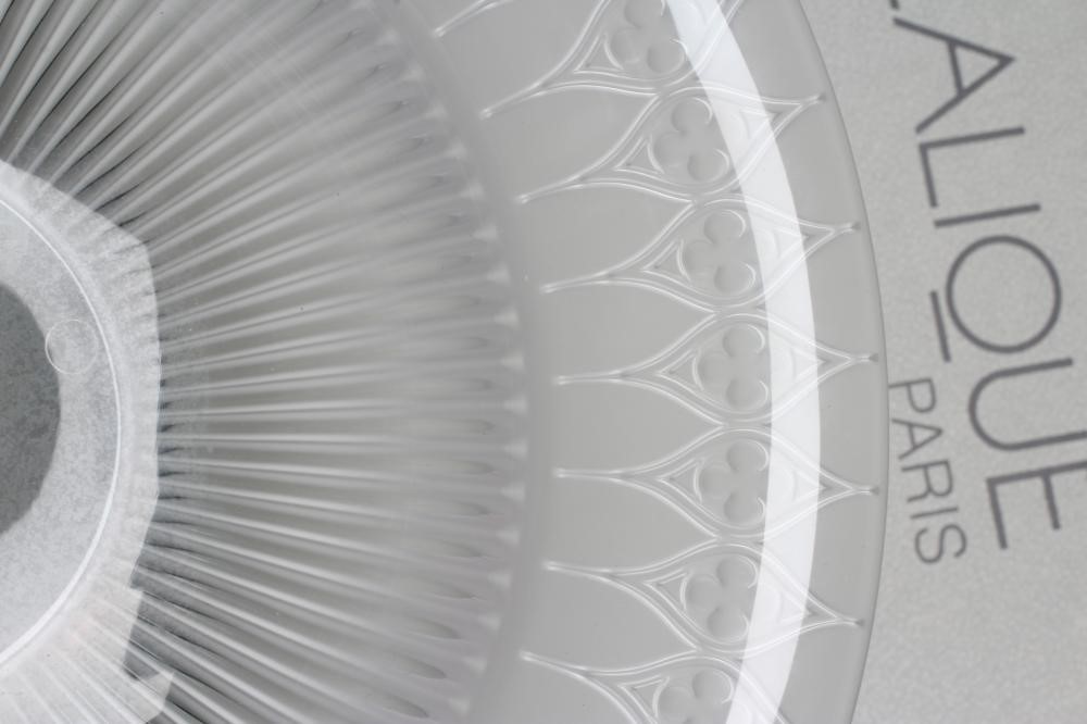 A LALIQUE JAFFA FRUIT PATTERN BOWL, etched signature to the base Lalique France M284, 10" diameter Image