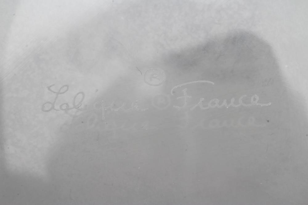 A LALIQUE JAFFA FRUIT PATTERN BOWL, etched signature to the base Lalique France M284, 10" diameter Image