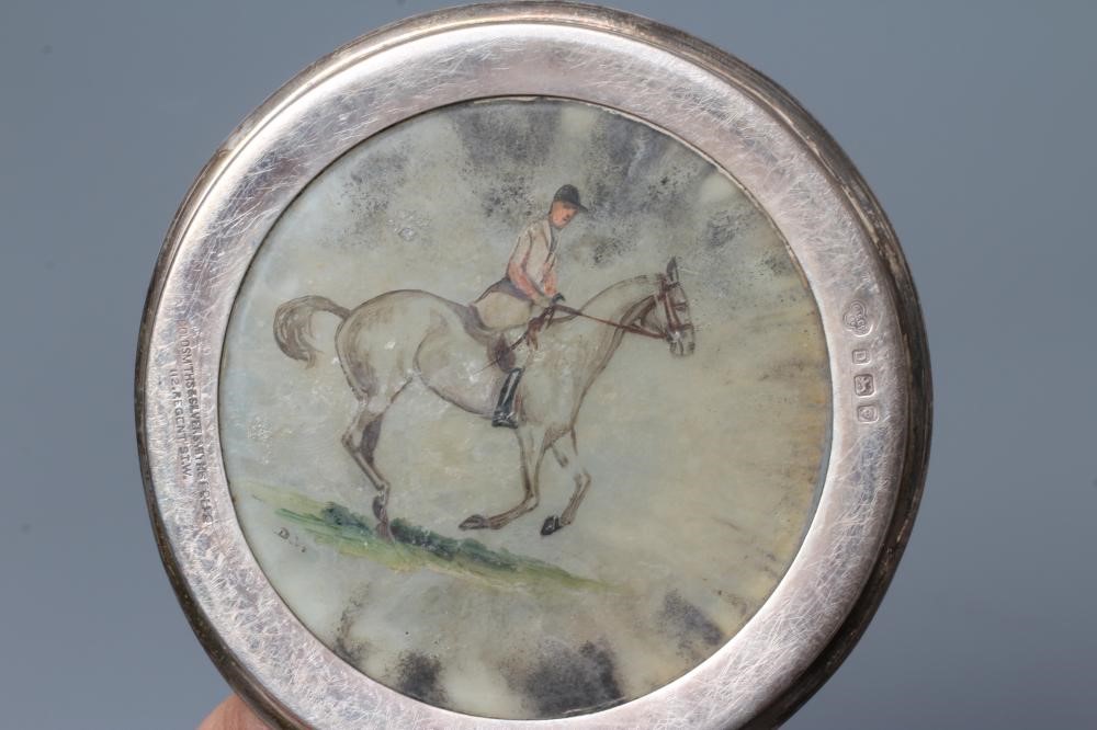 A PAIR OF ART DECO SILVER ASHTRAYS Image