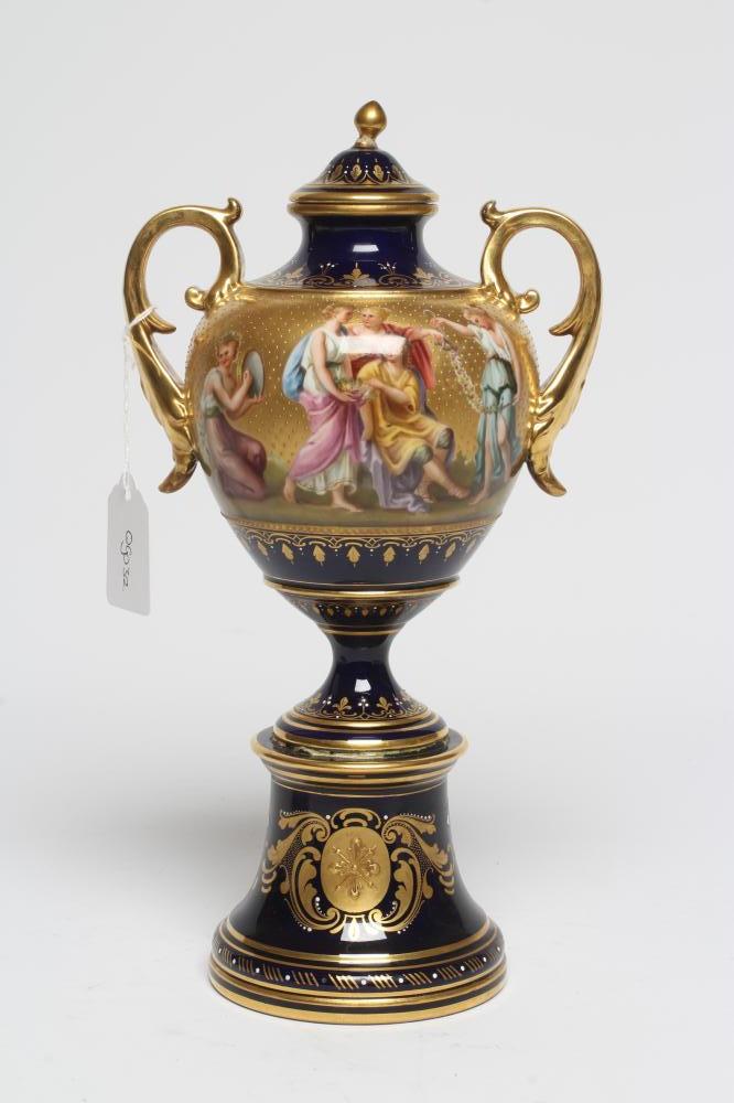 A VIENNA PORCELAIN TWO HANDLED VASE AND COVER Image