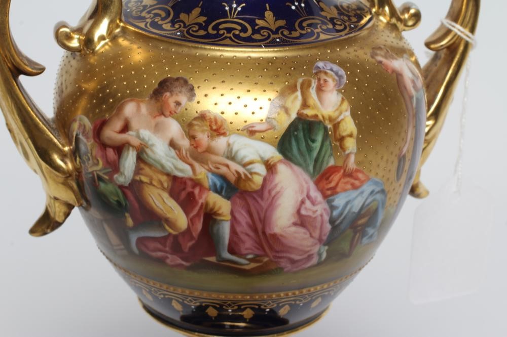 A VIENNA PORCELAIN TWO HANDLED VASE AND COVER Image