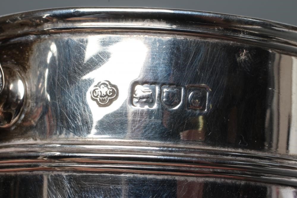A LATE VICTORIAN SILVER CUP Image