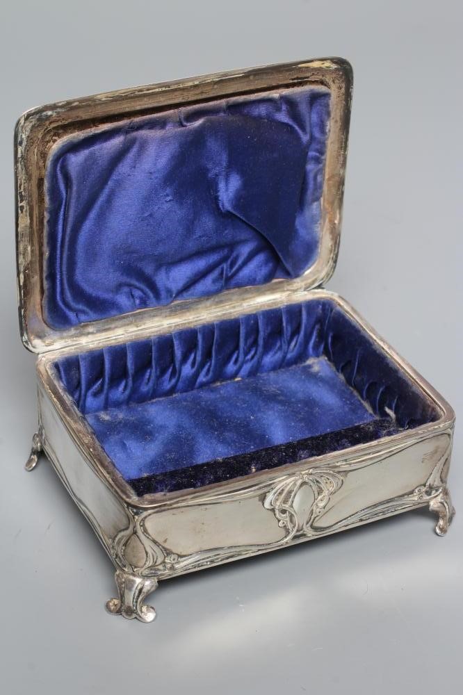 AN EDWARDIAN SILVER DRESSING TABLE BOX Image