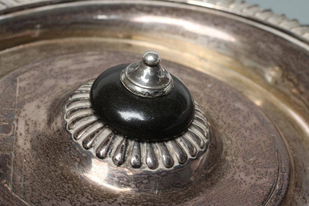 A WILLIAM IV SILVER TEAPOT Image