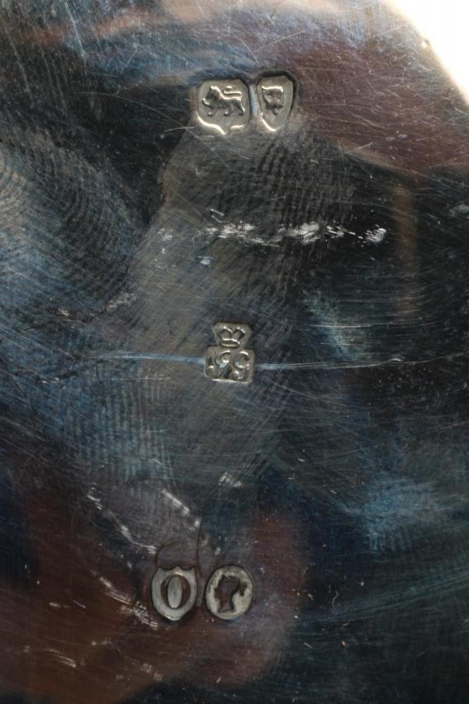 A LATE VICTORIAN SILVER BOWL Image