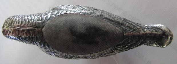 AN EDWARDIAN SILVER NOVELTY PARROT PIN CUSHION, maker Sydney & Co., Birmingham 1908, with original Image