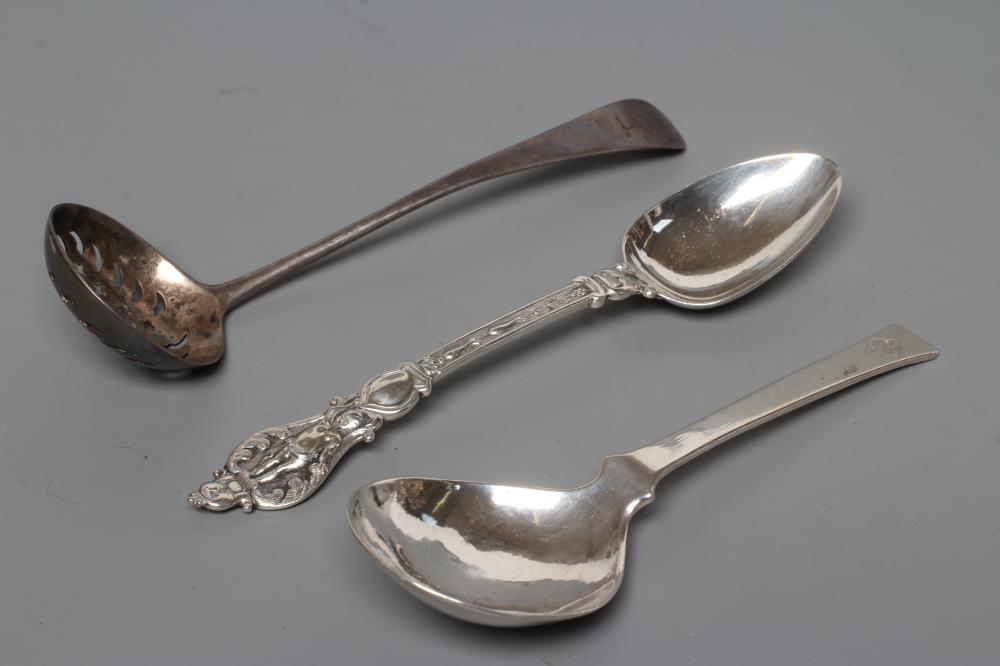 AN EARLY VICTORIAN SILVER CHRISTENING SPOON Image