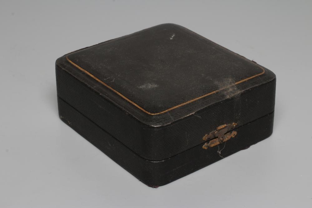 A SET OF FOUR EDWARDIAN SILVER WHISKY TOTS Image